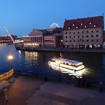 Magical River View By Downtown Appartamento Danzica