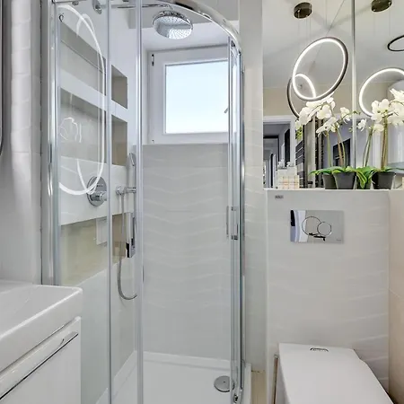 Magical River View By Downtown Apartment