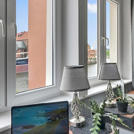 Apartment Magical River View By Downtown Gdansk
