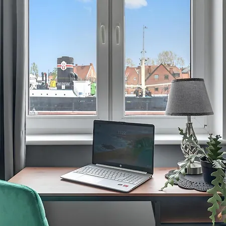 Magical River View Old Town Gdansk By Downtown Apartments