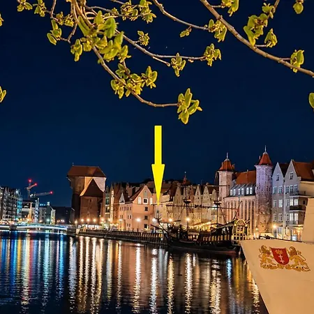 Magical River View By Downtown Gdańsk